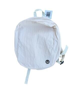 MAYIM Model MAYIM Beige Zip Backpack I16